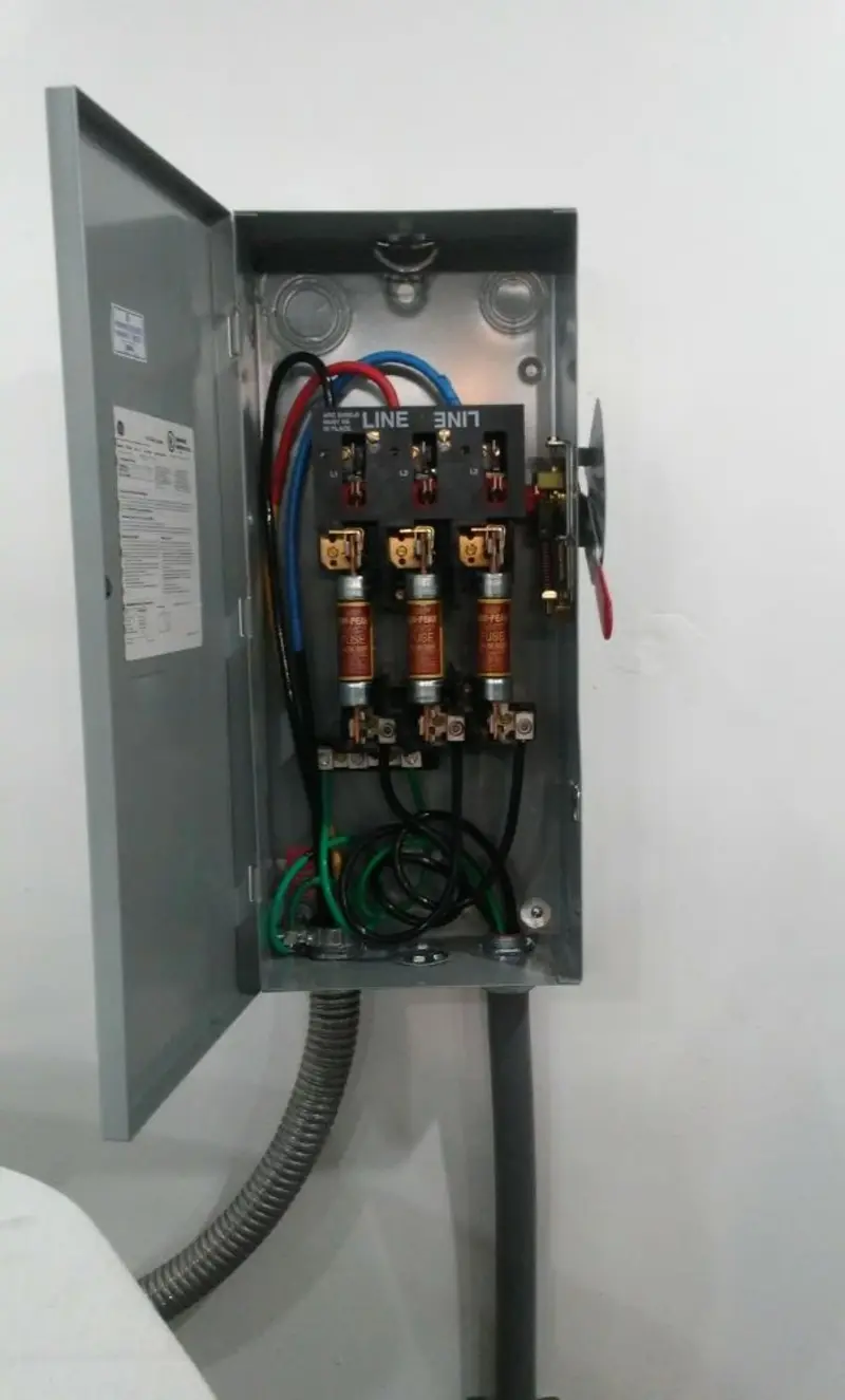 Three-phase disconnect switch installed for Smoke Detector Installation in Wilkesboro